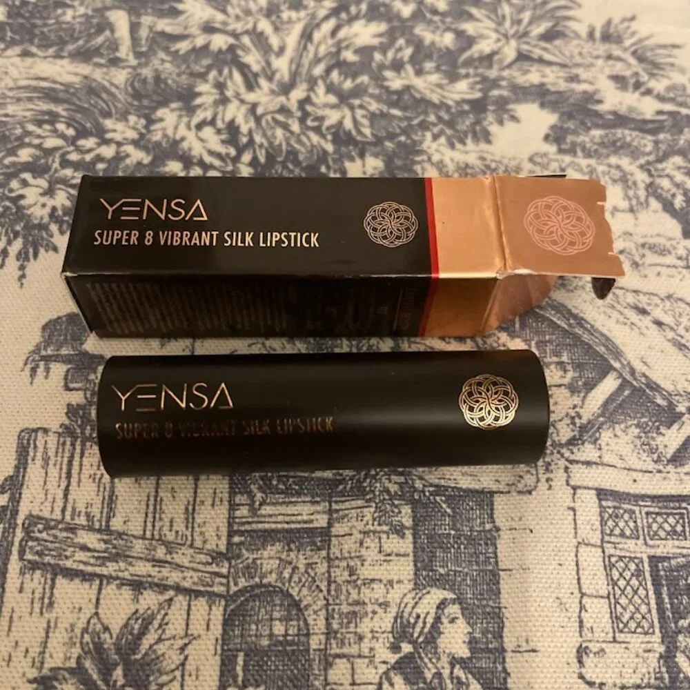 NEW YENSA Super 8 Vibrant‎ Silky Lipstick - VIVID